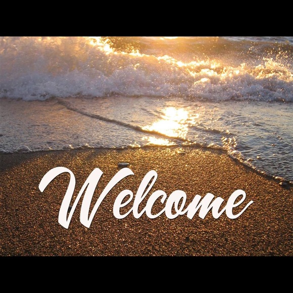 Happy Poshing!  Reasonable offers appreciated 🌻 - Picture 2 of 4